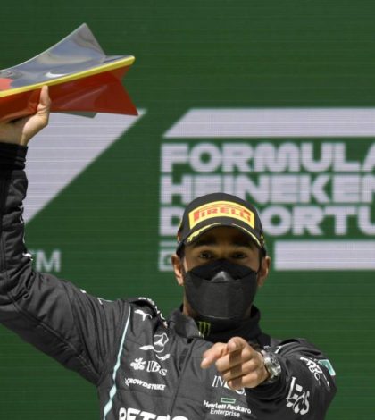Hamilton gana el GP de Portugal; Checo finaliza en cuarto lugar