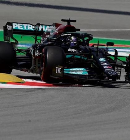 Lewis Hamilton domina los segundos ensayos libres del Gran Premio de España