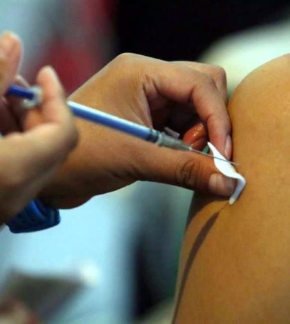 Ciudad de Texas con vacunas de sobra invita a mexicanos a vacunarse gratis contra COVID-19