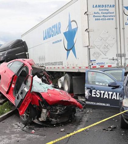 Huye “trailero” tras accidente con dos muertos en Circuito Mexiquense