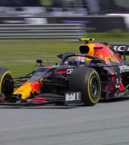Checo Pérez finaliza en cuarto puesto del Gran Premio de Estiria; Max Verstappen gana la carrera