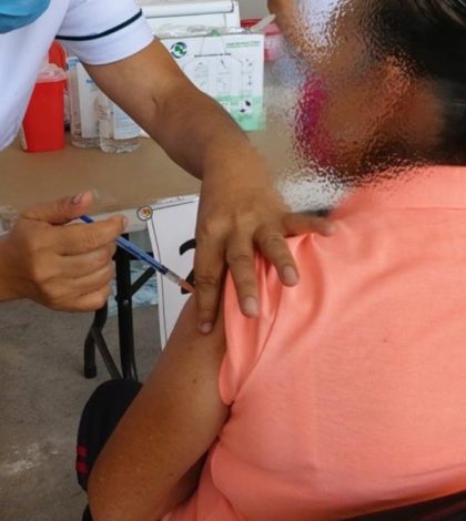 Continúa vacunación contra coronavirus en municipios potosinos