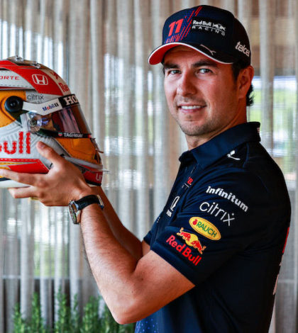 ‘Checo’ Pérez presentó el casco especial que usará en Austria