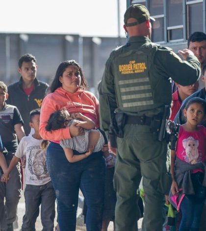 Policía de Guatemala localiza en contenedor a 145 migrantes con rumbo a EEUU