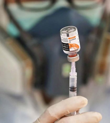 Ensayo chileno de vacuna Sinovac recomienda tercera dosis contra variante Delta