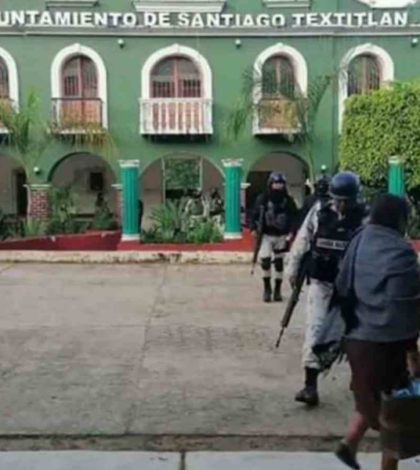 Gobernador de Oaxaca acudirá a comunidad donde retienen a tropa de la GN y a policías