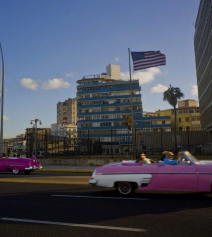 Facilitar visas y supervisar remesas, el plan de Biden para Cuba