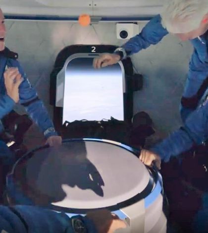 Jeff Bezos logra exitoso viaje  al espacio con Blue Origin