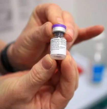 Acusa EU a China y Rusia por desinformación en vacunas