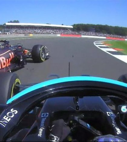 #Video: Verstappen y Hamilton protagonizan fuerte choque en arranque del GP de Gran Bretaña; Max queda fuera