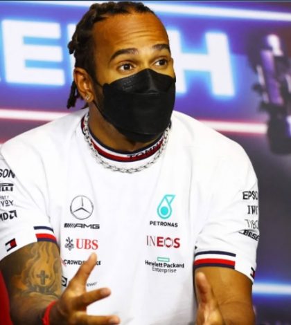 Lewis Hamilton quiere más títulos y renueva con Mercedes
