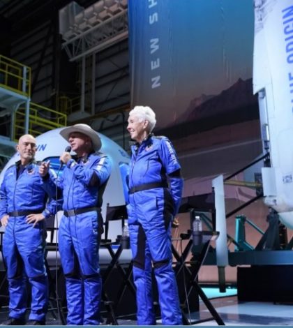 «Ustedes pagaron por todo esto»; Jeff Bezos desata críticas tras su viaje al espacio