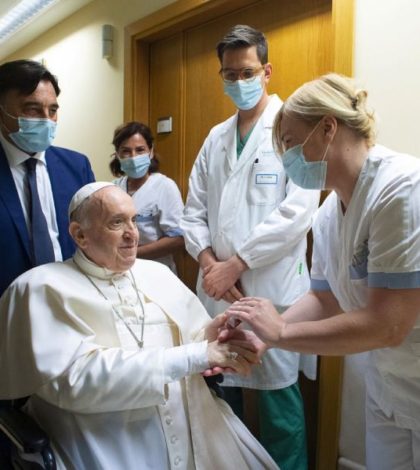 #Video: El Papa Francisco seguirá hospitalizado ‘unos días más’