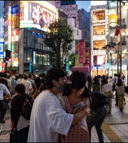 Tokio bate récord de contagios de COVID-19 a una semana de JO