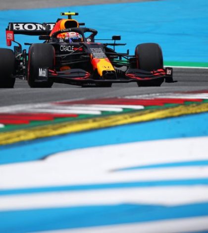 Verstappen lidera la primera práctica en Austria