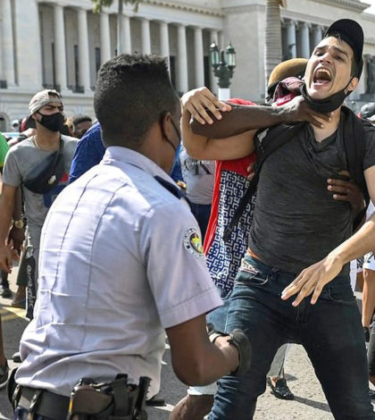 #SOSCuba: Estallido inédito lleva a cubanos a las calles a exigir libertad