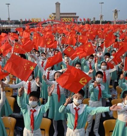 El Partido Comunista de China pasó en 100 años de ser una formación clandestina a gobernar una cuarta parte de la población mundial